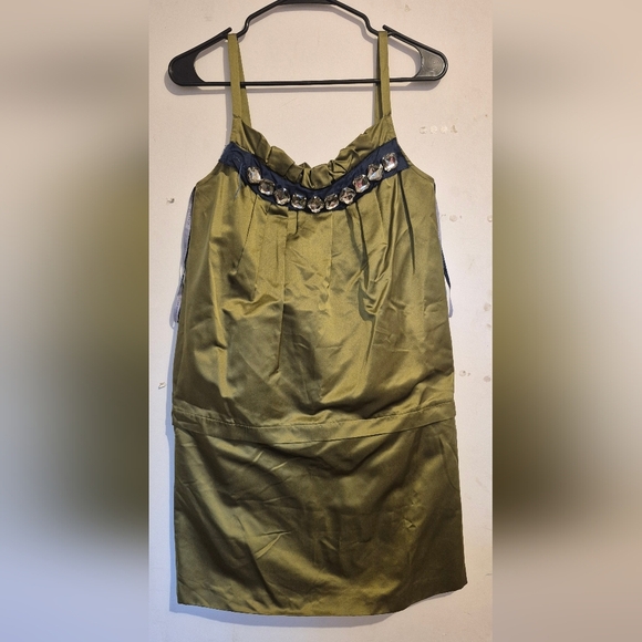 Vera Wang Dresses & Skirts - Vera Wang Olive Green Dress with Black Accents